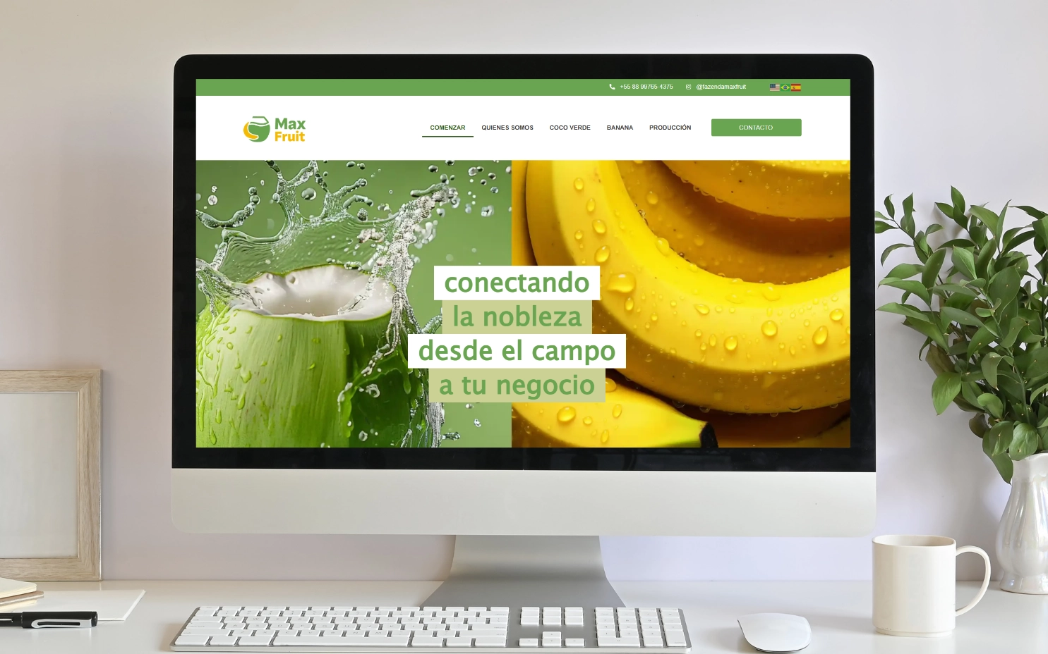 Página inicial do site da Fazenda Max Fruit exibida em um notebook